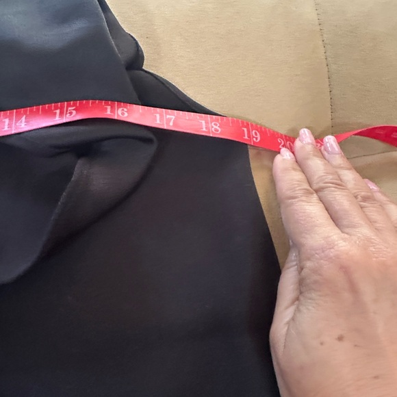 Ann Taylor Black cold shoulder top - Picture 10 of 11